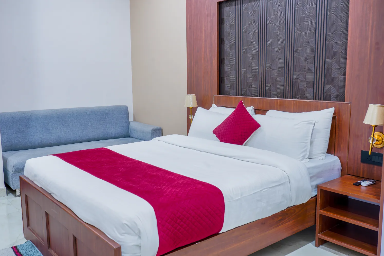 Hotel Service and Ambiance